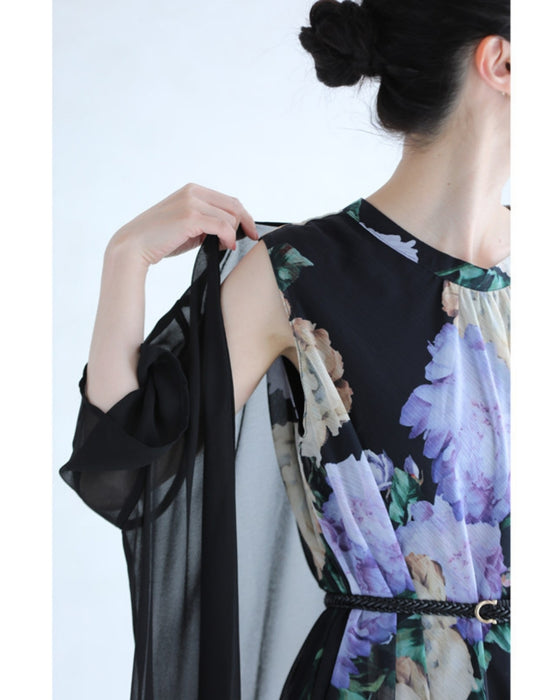 透明感溢れるシアーな花画ミニワンピース