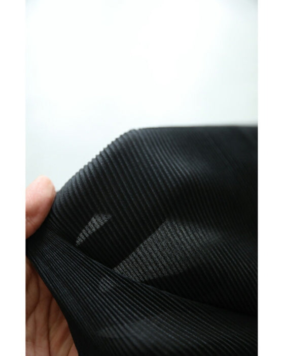 パールを纏う花袖のプリーツプルオーバートップス