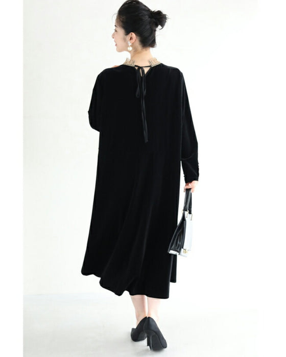 アンティークレースの艶ベロア調ミディアムワンピース