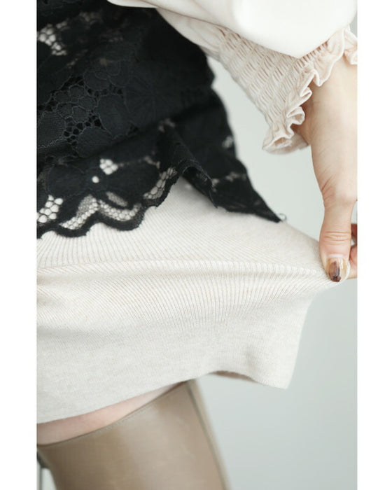 【セール商品返品交換不可】浮かぶ黒花レースのミディアムスカート