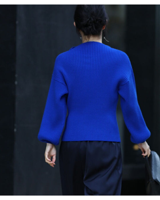 長袖ポワンとオフネックのニットトップス