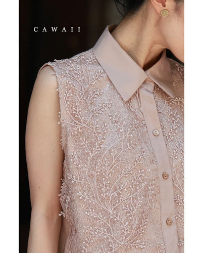 ピンクベージュ