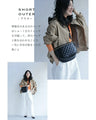 A large capacity quilted body bag that adults can carry with elegance