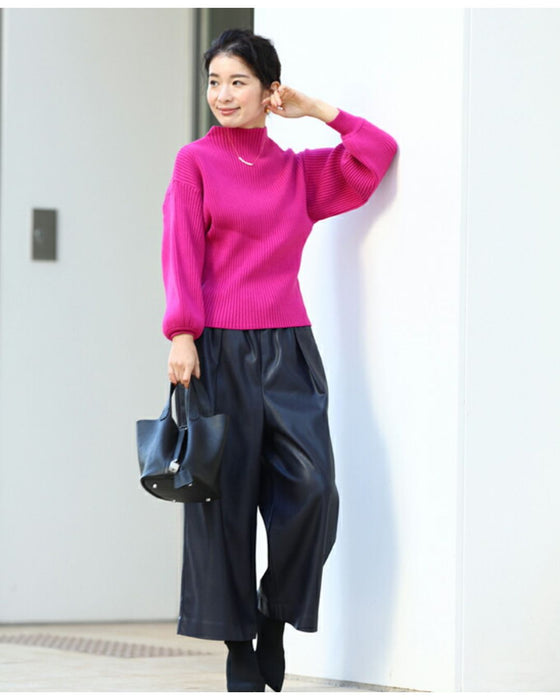 長袖ポワンとオフネックのニットトップス