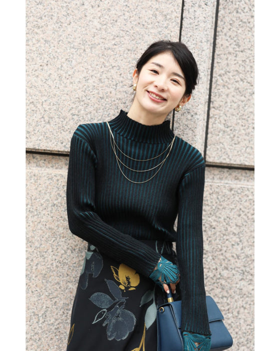 Optical illusion shadow line knit