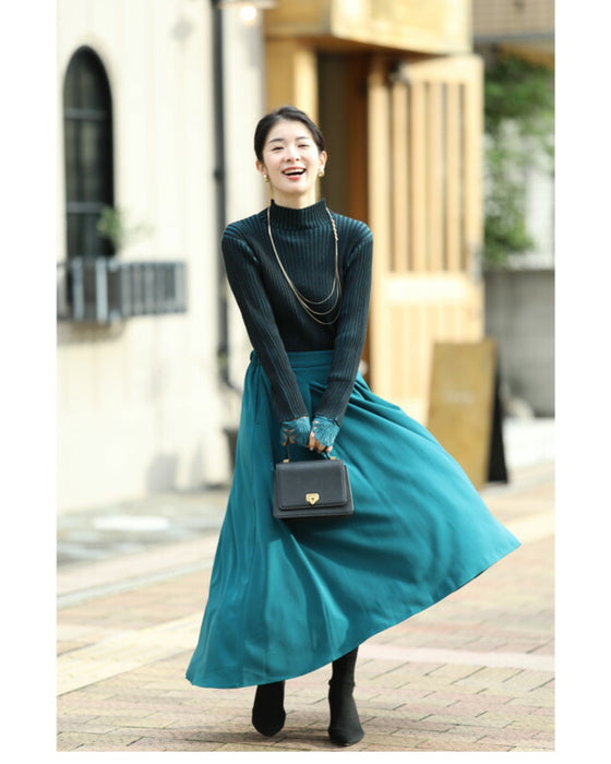 Optical illusion shadow line knit