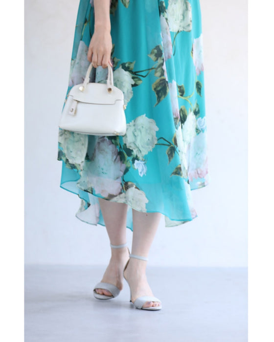 透明感溢れるシアーな花画ミニワンピース