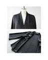A beautiful stretch collarless jacket that won't tire you out