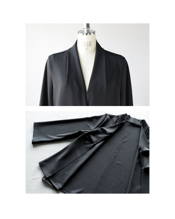 A beautiful stretch collarless jacket that won't tire you out