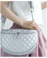 A large capacity quilted body bag that adults can carry with elegance