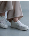 花刺繍スリッポン 大人のキレイはこの一箇所で変わる