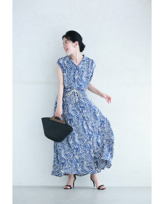 (Petticoat included) A cool and refreshing long skirt with an animal print