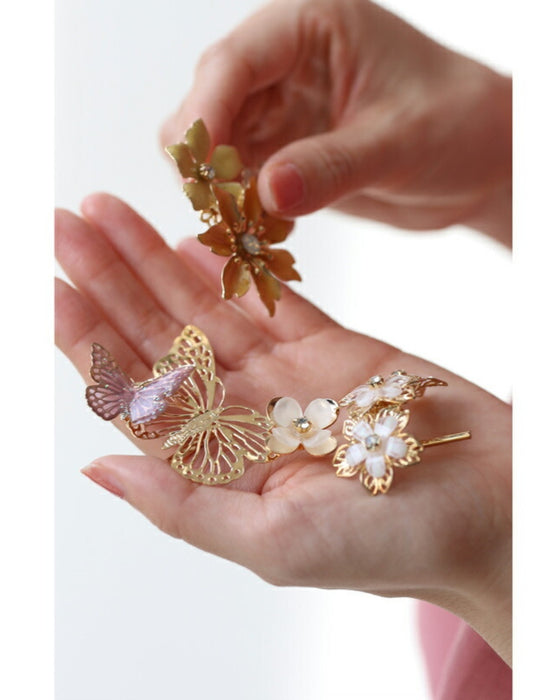 いつものスタイルに咲かせる花と蝶々のヘアアクセサリー