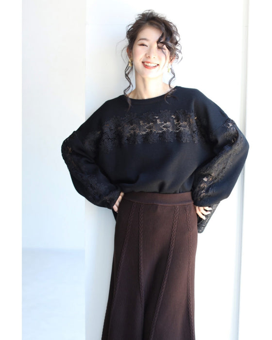 袖と胸元に咲き誇る花レースニットトップス