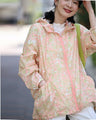 A lightweight parka that is stylish yet UV-resistant, with a UV protection rate of over 97%