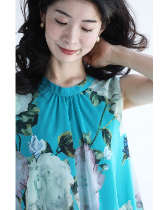 透明感溢れるシアーな花画ミニワンピース