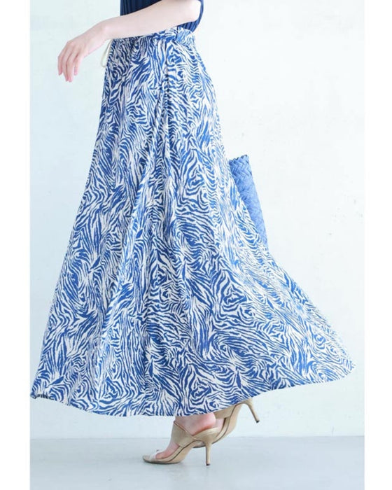 (Petticoat included) A cool and refreshing long skirt with an animal print
