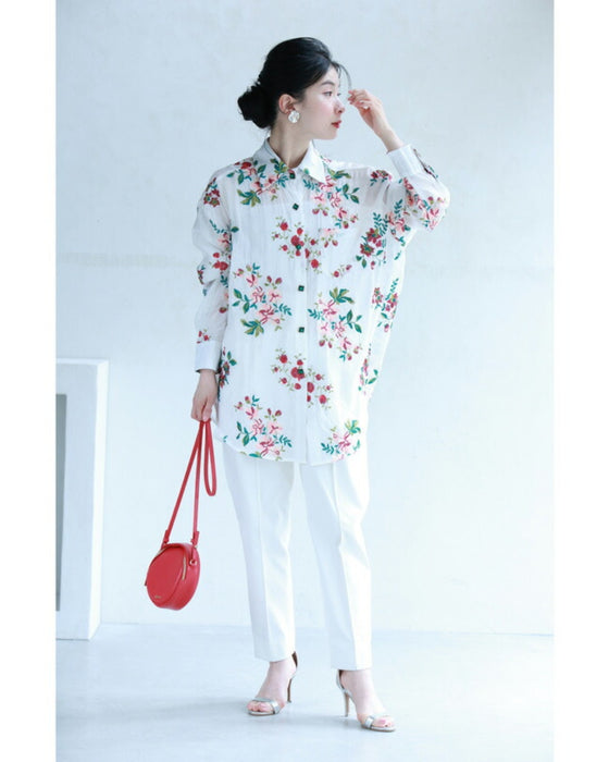 アンティーク風ビジューボタンの花刺繍シャツトップス