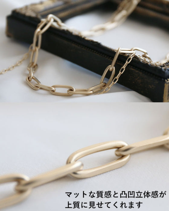 A simple and sophisticated double chain necklace
