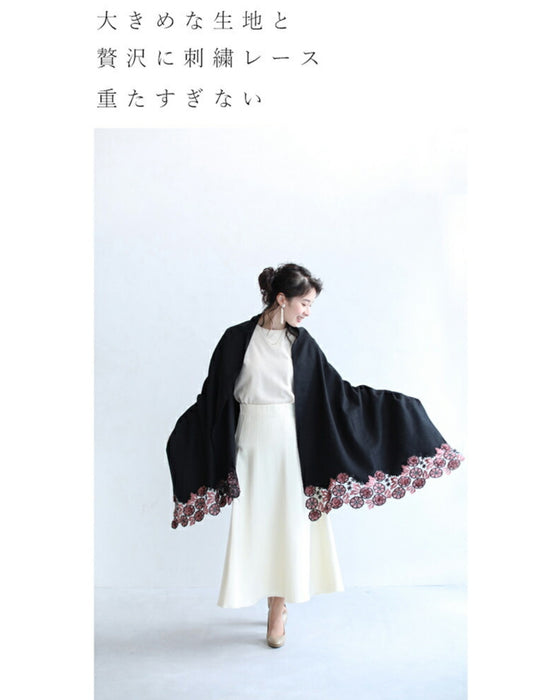 上質な肌触り。立体花刺繍のストール