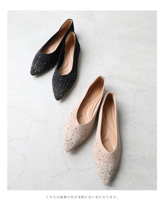 キラキラ瞬くビジューのぺたんこパンプス