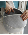 A large-capacity body bag that adults can carry with elegance