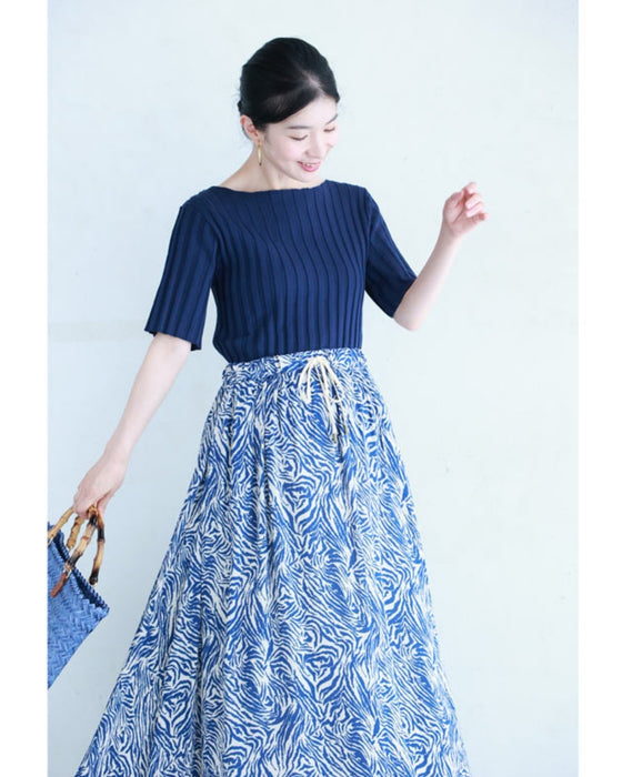 (Petticoat included) A cool and refreshing long skirt with an animal print