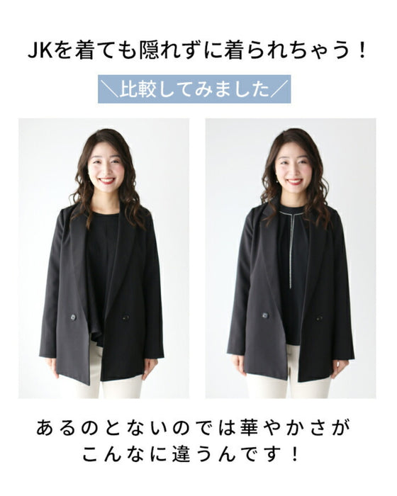 アクセ無しで華やかに。華奢ネックレスブラウス