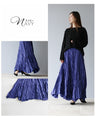 A squeeze skirt with a strong presence