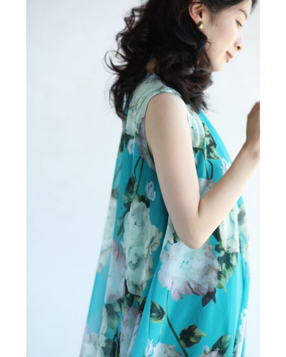 透明感溢れるシアーな花画ミニワンピース