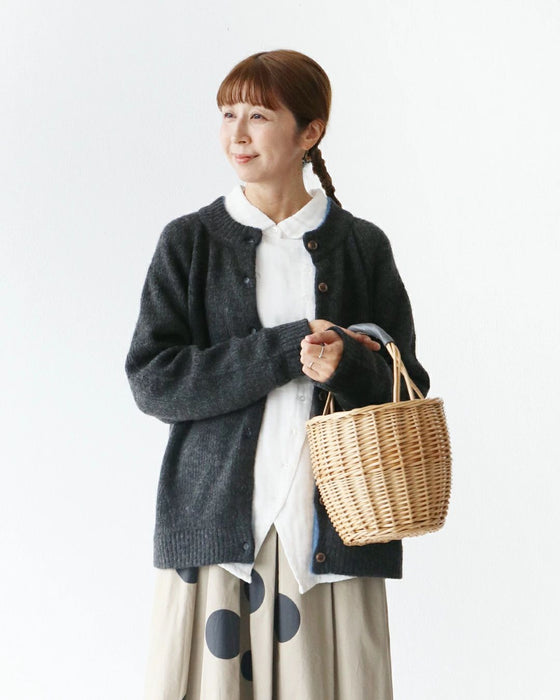 Knit cardigan with contrasting sleeves that can be worn front or back