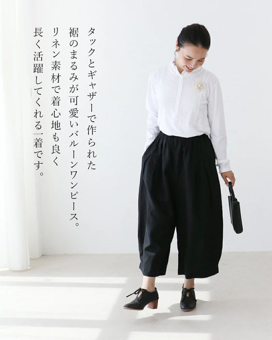 リネン素材のパンツ