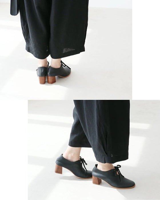 リネン素材のパンツ