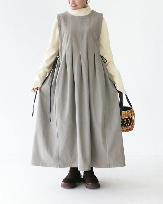 Elegant and natural fine ribbed jumper skirt