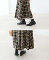 Flannel flare skirt with small flower embroidery