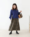 Flannel flare skirt with small flower embroidery