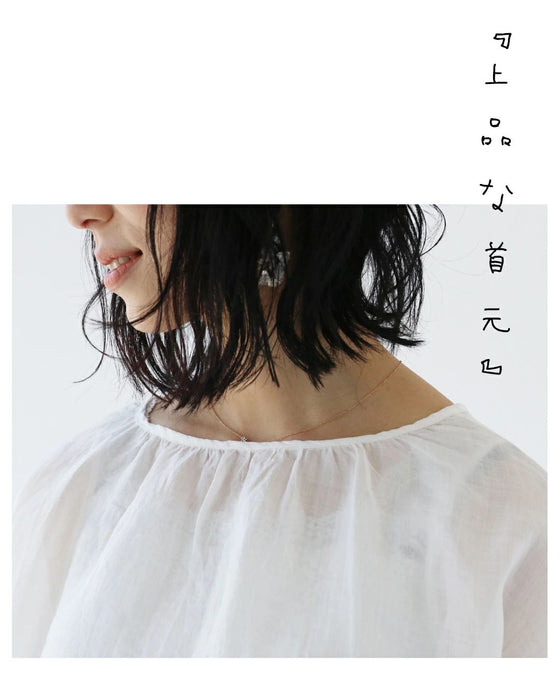 小さな春に心ときめく淡花刺繍トップス