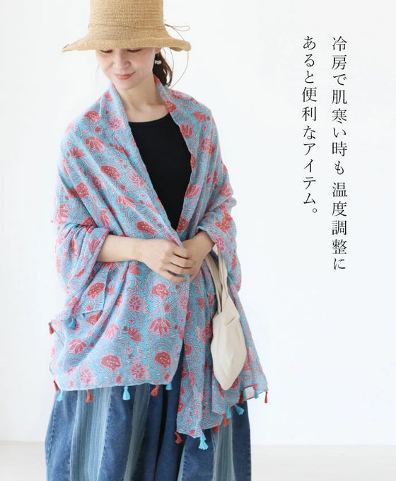 Gorgeously blooming fringe stole