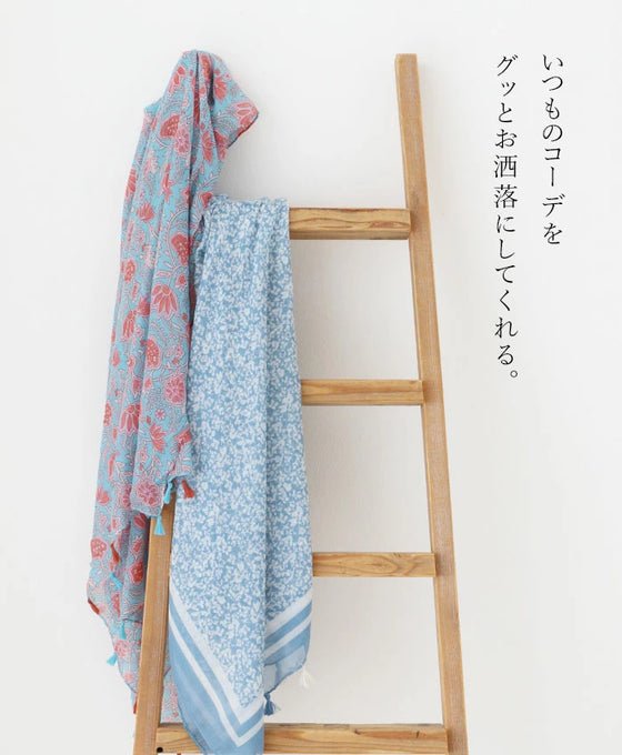 Gorgeously blooming fringe stole