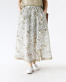 A comfortable geometric pattern skirt with a slit