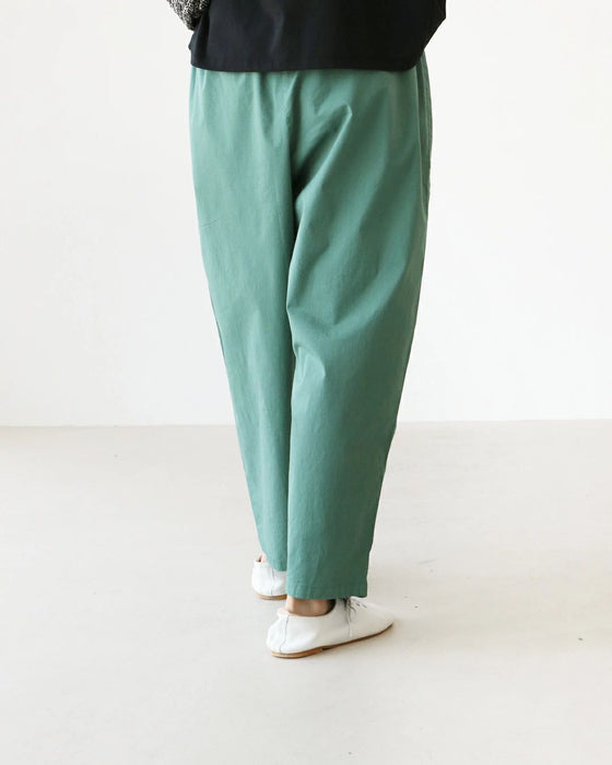 Tapered pants that make your legs look slimmer