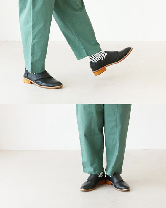 Tapered pants that make your legs look slimmer