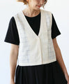 Sheer check vest that makes your legs look longer