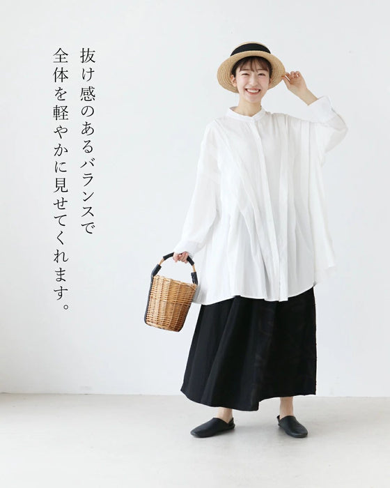 A chic and gorgeous skirt that sways in the wind