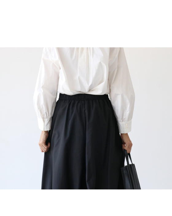 贅沢裾タックが魅せる愛されバルーン パンツ