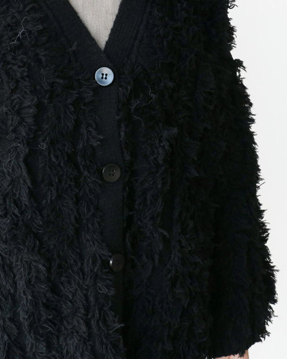 A fluffy cardigan that won't easily get bloated