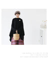 Loose knit poncho A poncho that covers your body shape