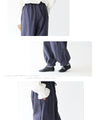 Pants with a curved design that looks slimming and can be worn in many different ways