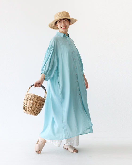 大人の甘さを袖に添えるワンピース