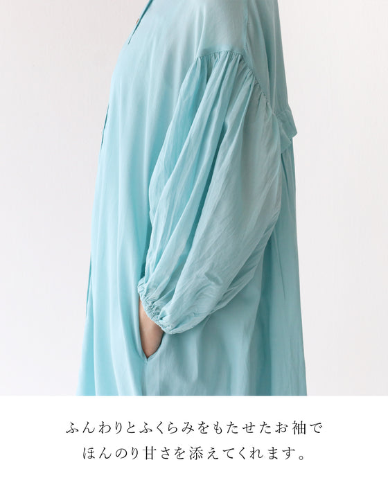 大人の甘さを袖に添えるワンピース